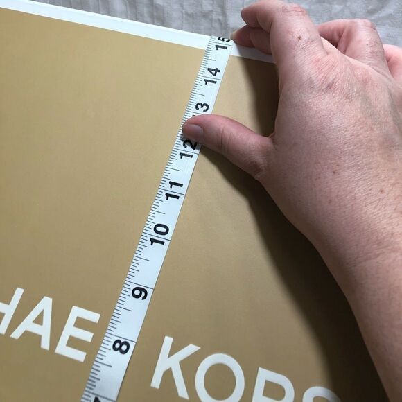 Michael Kors Gift Box & Ribbon (Large) - Picture 11 of 12
